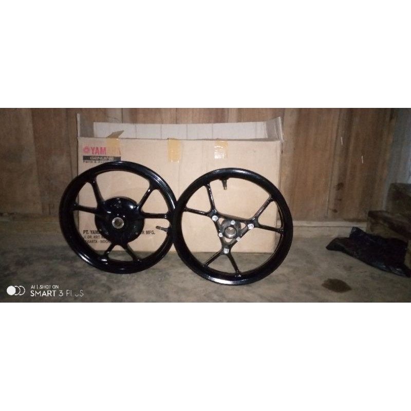 velg original yamaha lexi depan belakang
