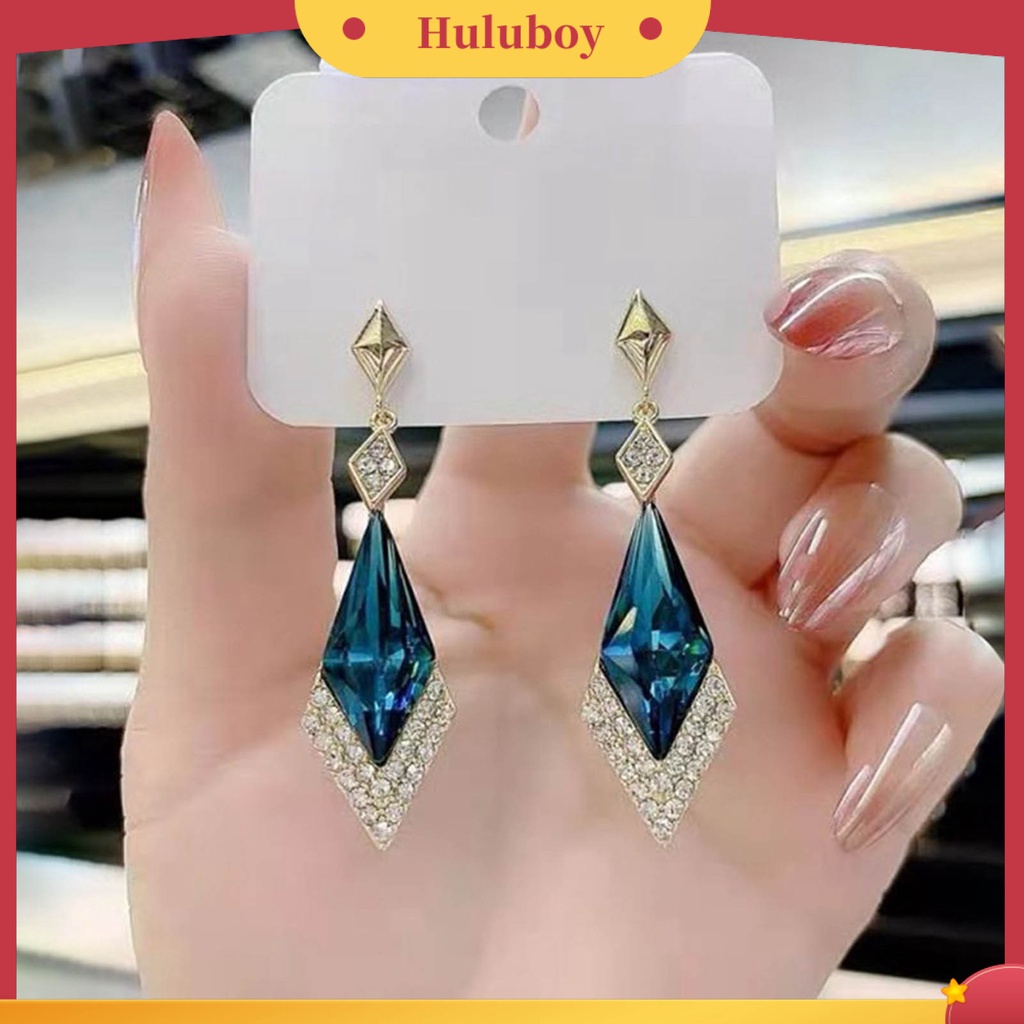Hu Hu Hu Hu Hu Alat Bantu Pasang Kacamata♡ 1 Pasang Anting Bentuk Belah Ketupat Aksen Kristal Berlian Imitasi Untuk Wanita