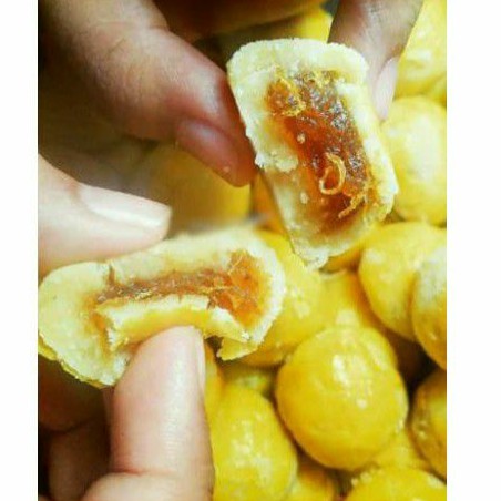 

KUE NASTAR