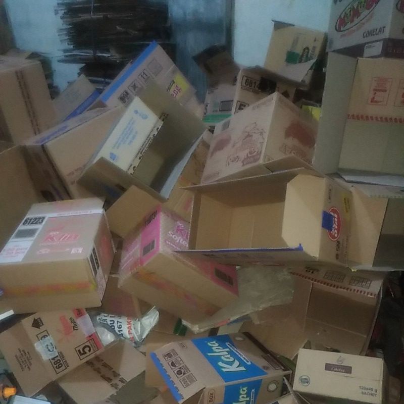 

kardus bekas untuk packing agar pengiriman aman