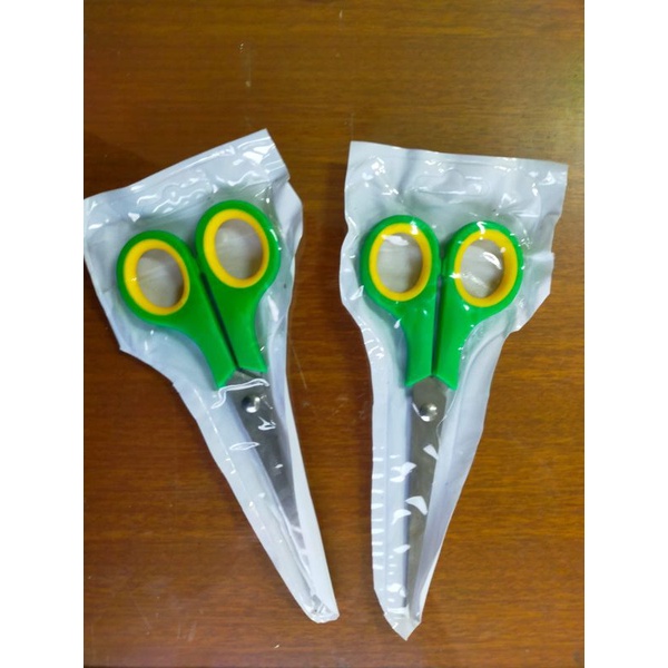 

GUNTING KERTAS KECIL