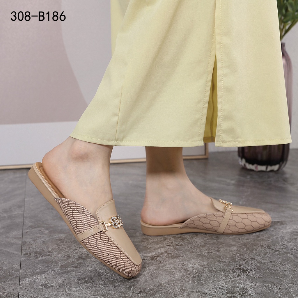 Leather Logo-B Flat Mules 308-B186