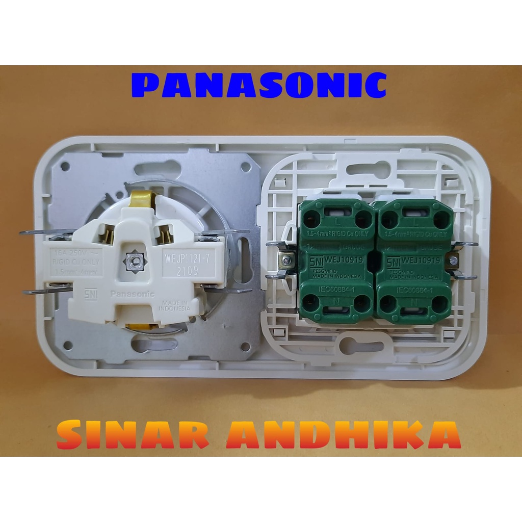 STOP KONTAK (CP) + DOUBLE UNIVERSAL PUTIH PANASONIC WEJP 11212-7+WEJ 10919