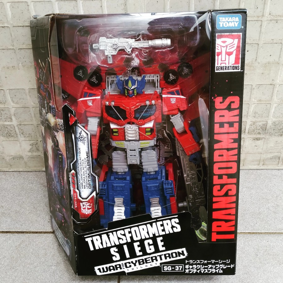 TAKARA TOMY TRANSFORMERS SIEGE WFC GALAXY UPGRADE OPTIMUS PRIME LEADER