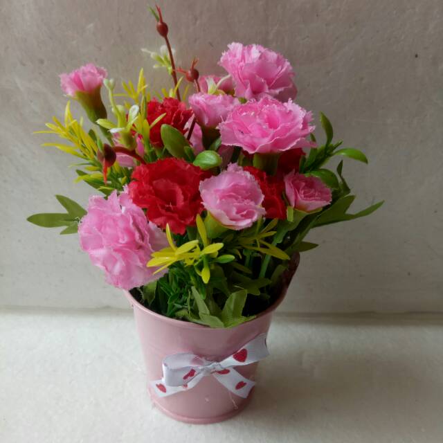 Artificial bunga + pot ember kaleng kecil import