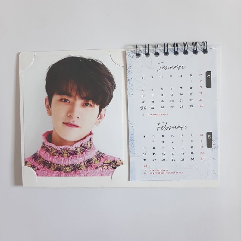 

KALENDER MEJA CHINA AKTOR LINYI, YIBO