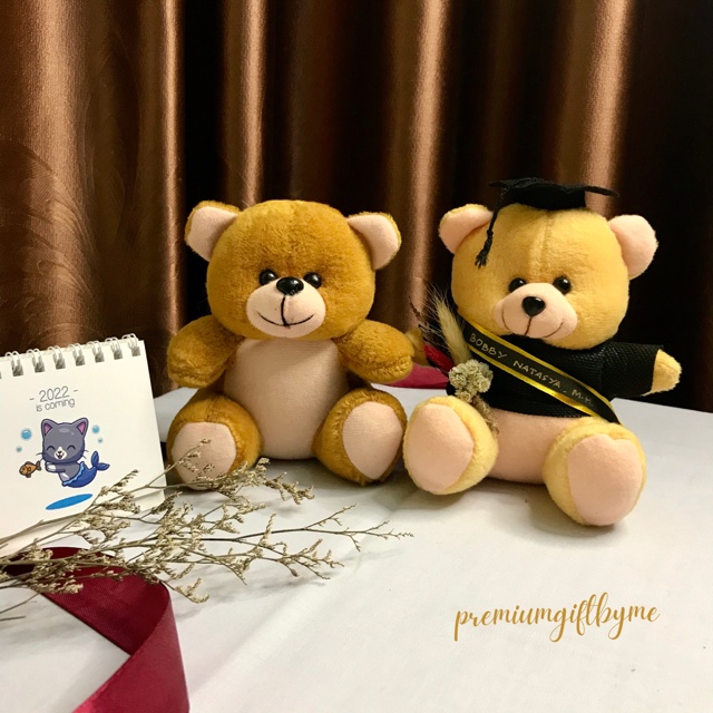 TAMBAHAN BONEKA MINI LUCU GRADUATION DOLL BIRTHDAY Kado Ultah Hadiah Pernikahan Gift Paket Wisuda Ulang Tahun Tunangan Kelahiran Hampers Premium Murah Unik Estetik Aesthetic Sahabat Pacar Istri Bayi Anak