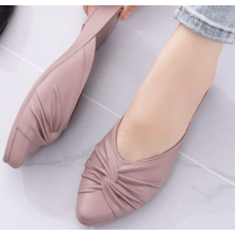 Sun-JASMINE Sepatu Bustong Casual Ruffle Kerut Import BLC F 718-1