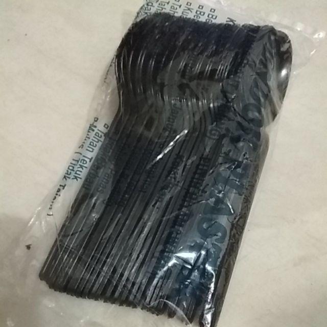 Sendok Makan Hitam