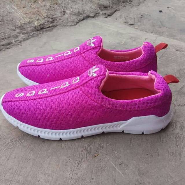 Sepatu Adidas slipon wanita