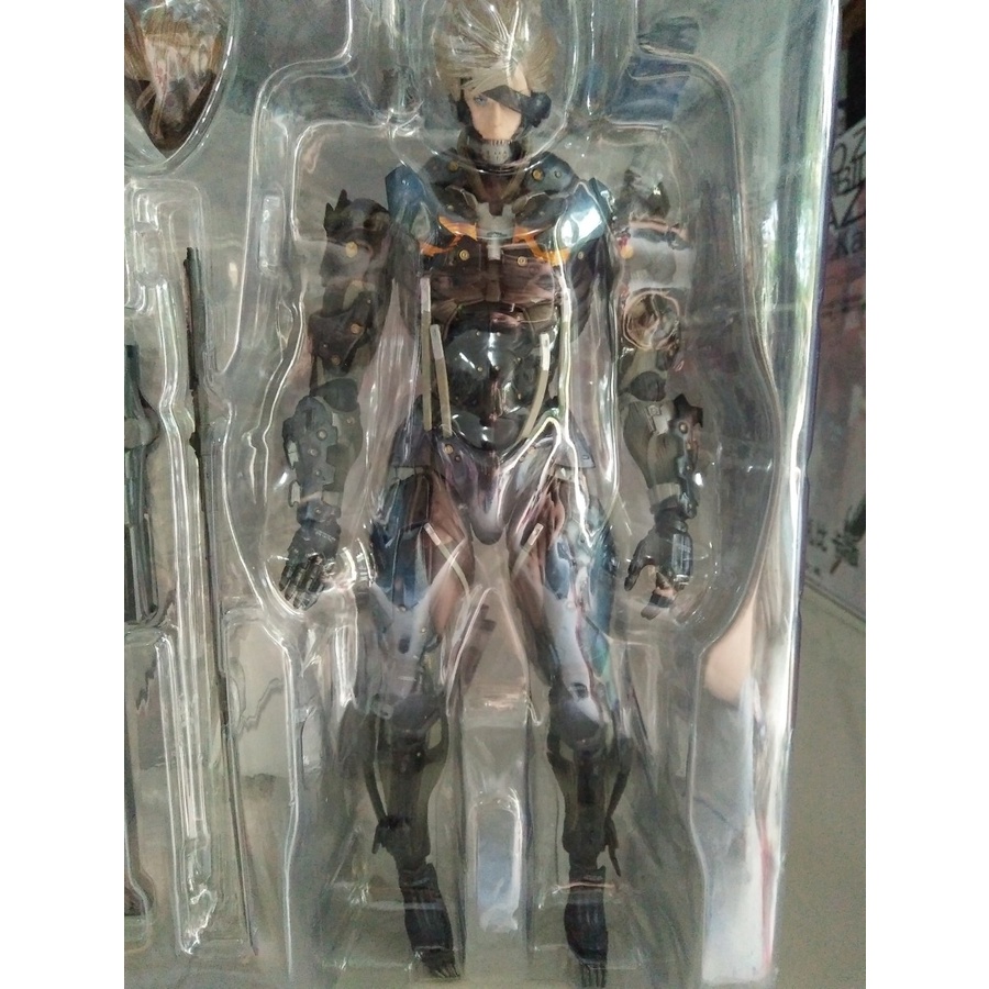 Play Arts Kai Raiden Metal Gear Rising : Revengeance