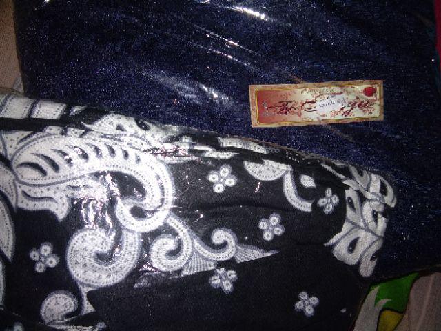 Couple Batik Arumi Series Brokat Penguin Etnik Kebaya