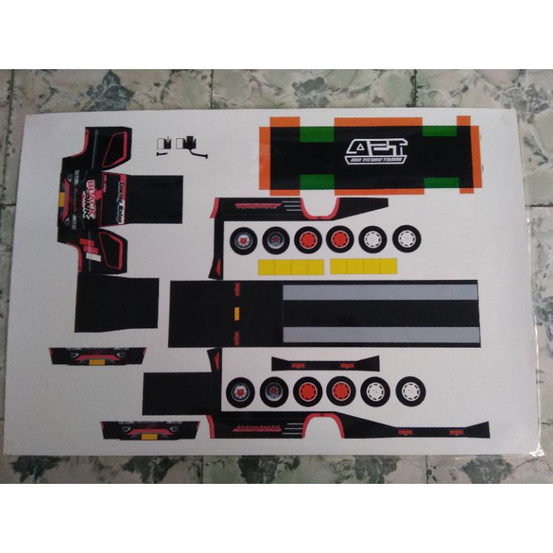 Lembaran Papercraft L300 Towing Balap Black Pink P.21,5cm L.5,5cm T.6,5cm