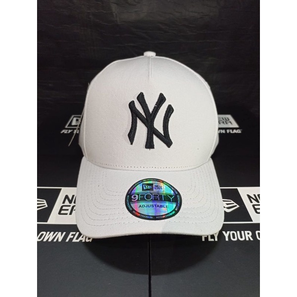 Topi baseball Ny  logo hitam New Era 9forty, Grade Original-putih