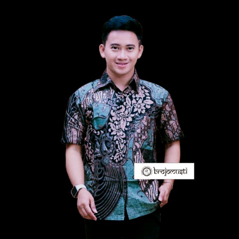 Kemeja Batik Pria Lengan Pendek M L XL XXL BISA COD BATIK PEKALONGAN NEW ARRIVAL BATIK MODERN - BAJU BATIK PRIA DEWASA LENGAN PENDEK - HEM BATIK LENGAN PENDEK LAKI LAKI BATIK NUSANTARA - BAJU BATIK DISTRO KEKINIAN - BATIK COUPLE SERAGAM KELUARGA