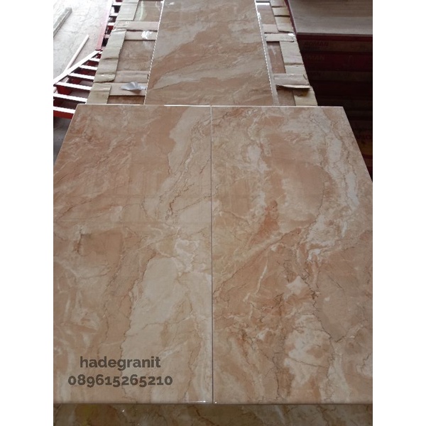 keramik dinding 30x60 kamar mandi by roman roman