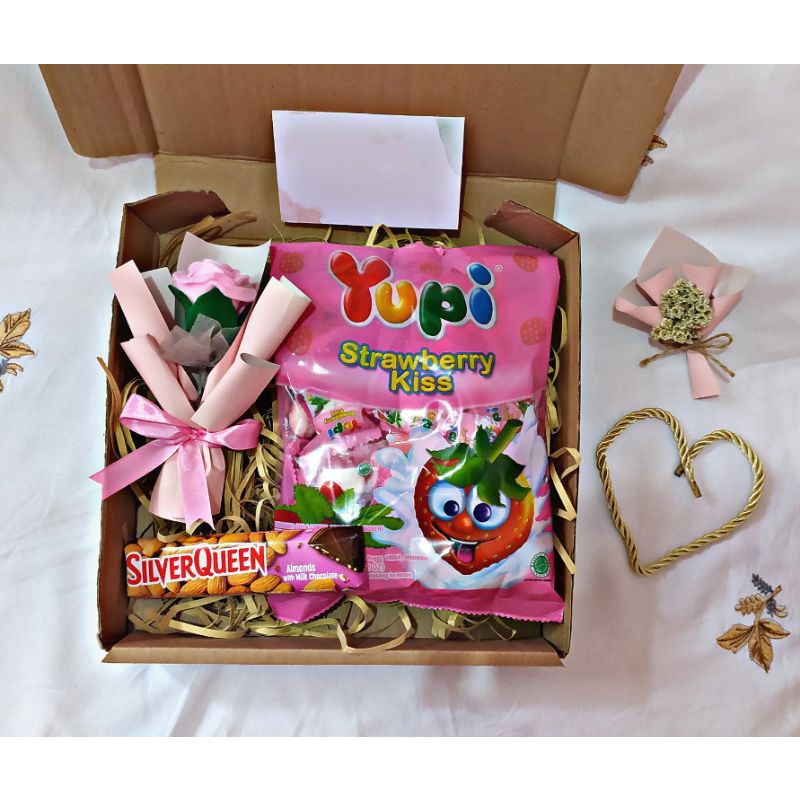 

Gift box Valentine, Hampers kado / ulang tahun / wisuda