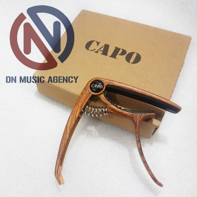 Capo gitar besi plus pin puller warna kayu natural / penjepit sebar plus pencabut pin bridge gitar