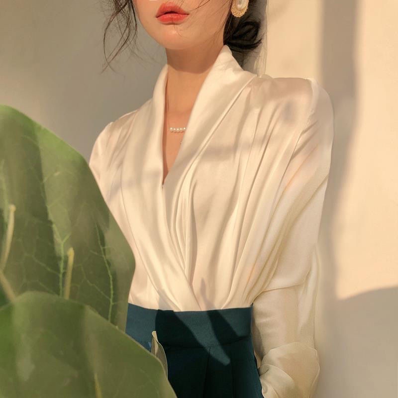 enamorShifon blus putih v-neck kemeja satin wanita retro Hong Kong rasa high-end gaya Hong Kong leng