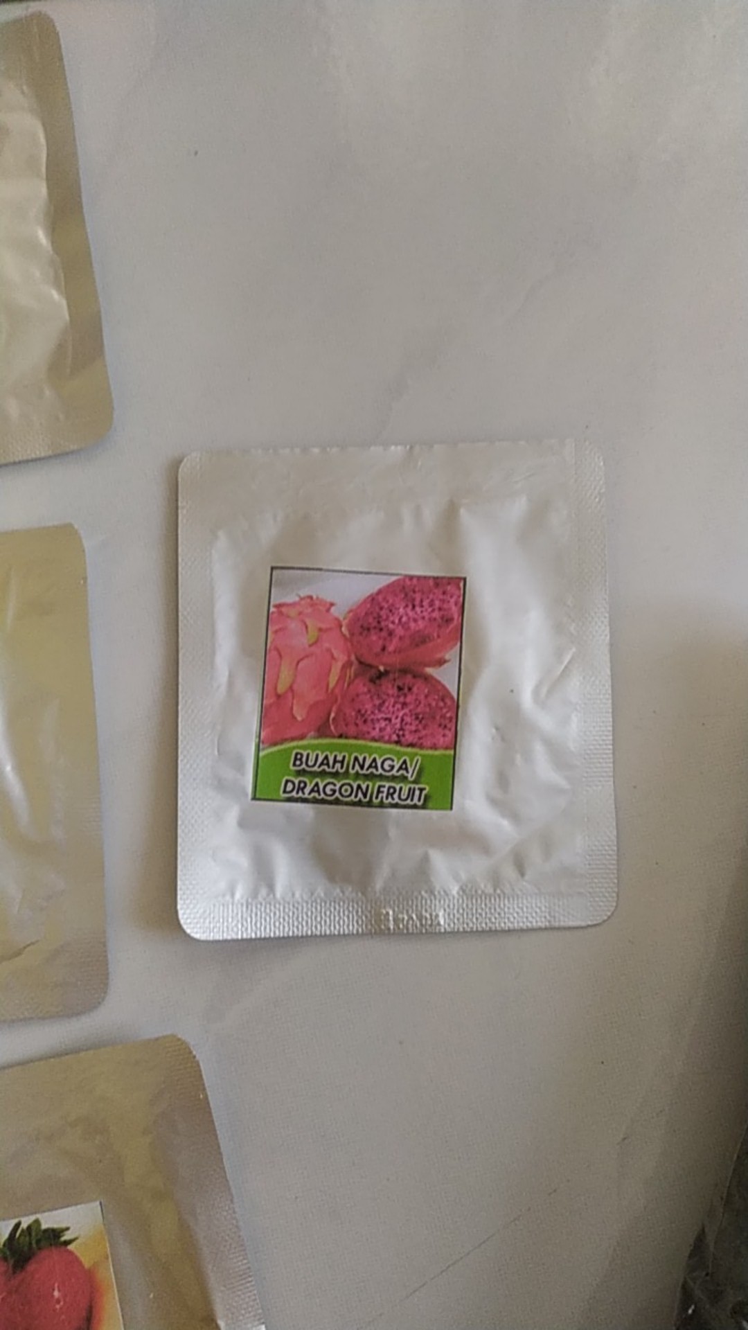 Biji Buah Naga Merah