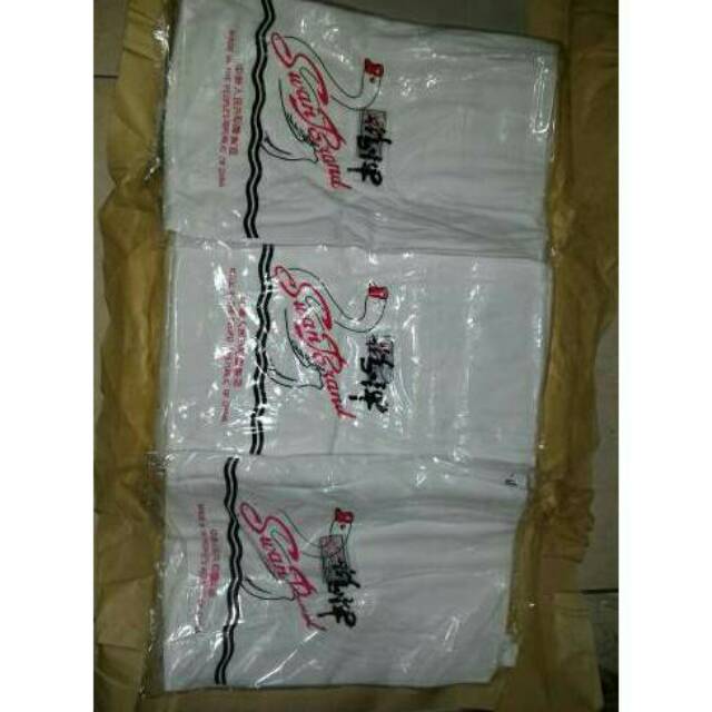 Kaos dalam dunia Swan oblong putih size 36 38 40 42