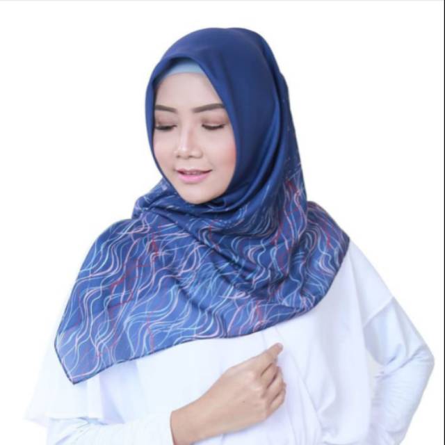 HIJAB SEGIEMPAT ELZATTA / KAILA NAAVA ELZATTA