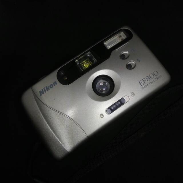 KAMERA ANALOG NIKON EF300