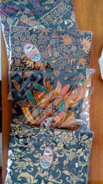 Kemeja Batik Pria Modern Motif Kembang Sogan Clasik