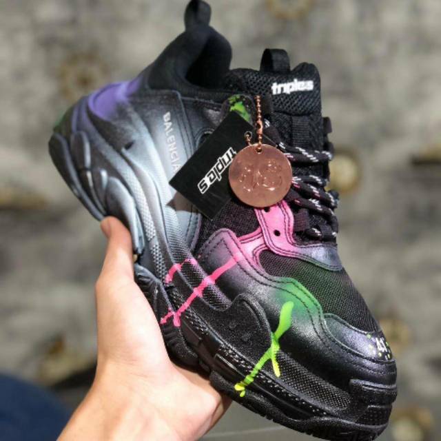 

BALENCIAGA TRIPLE S CAT PILOT
