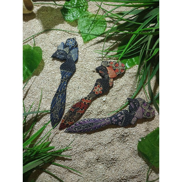 

cutters opener wayang batik gifts Indonesia