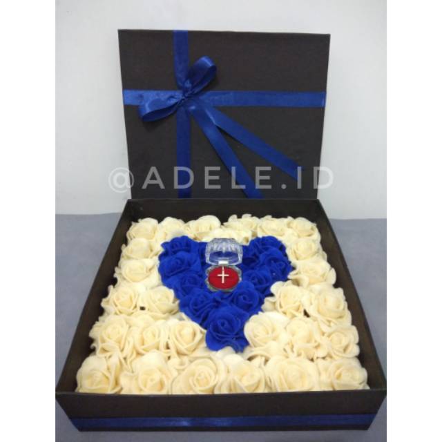 

Flower box / Kotak Bunga / Gift / Kotak Kado / Kado Tunangan / Kado Wisuda