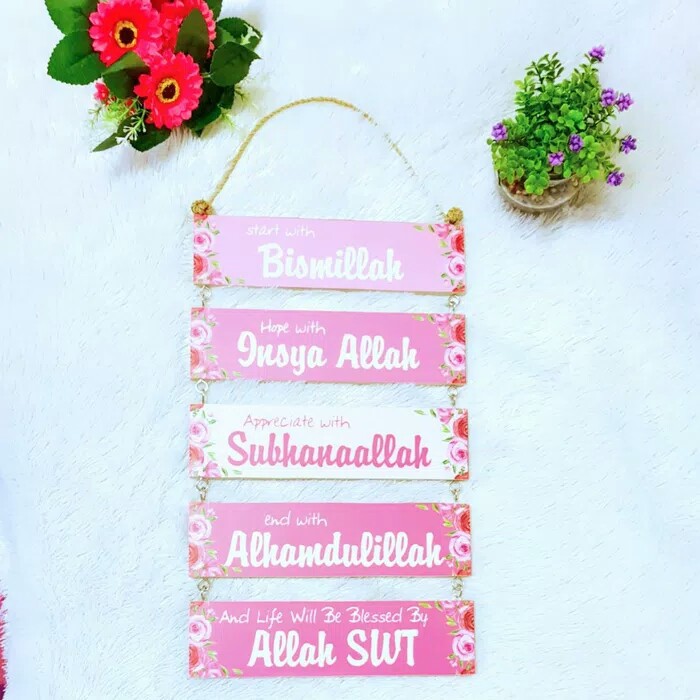 Hiasan Dinding  Pajangan Wooden Bismillah InsyaAllah Pink Free Custom Warna Dekorasi Shabby