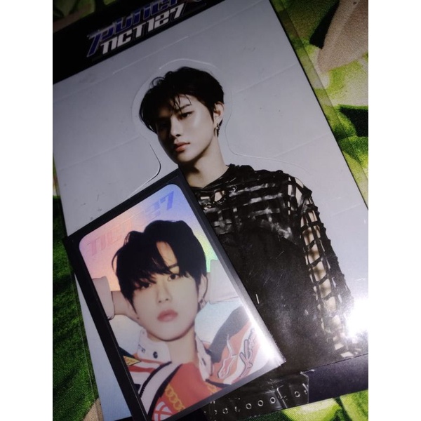 Standee Holo Punch Jungwoo (BOOKED)