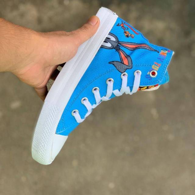 Converse hi looney tunes