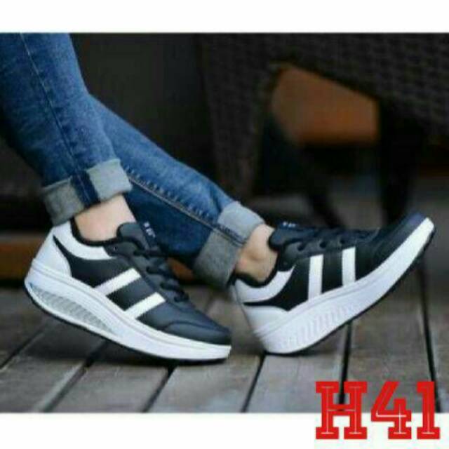 SEPATU KETS SR01 HITAM PUTIH / SEPATU KETS CEWEK / SEPATU CEWEK / SEPATU MURAH