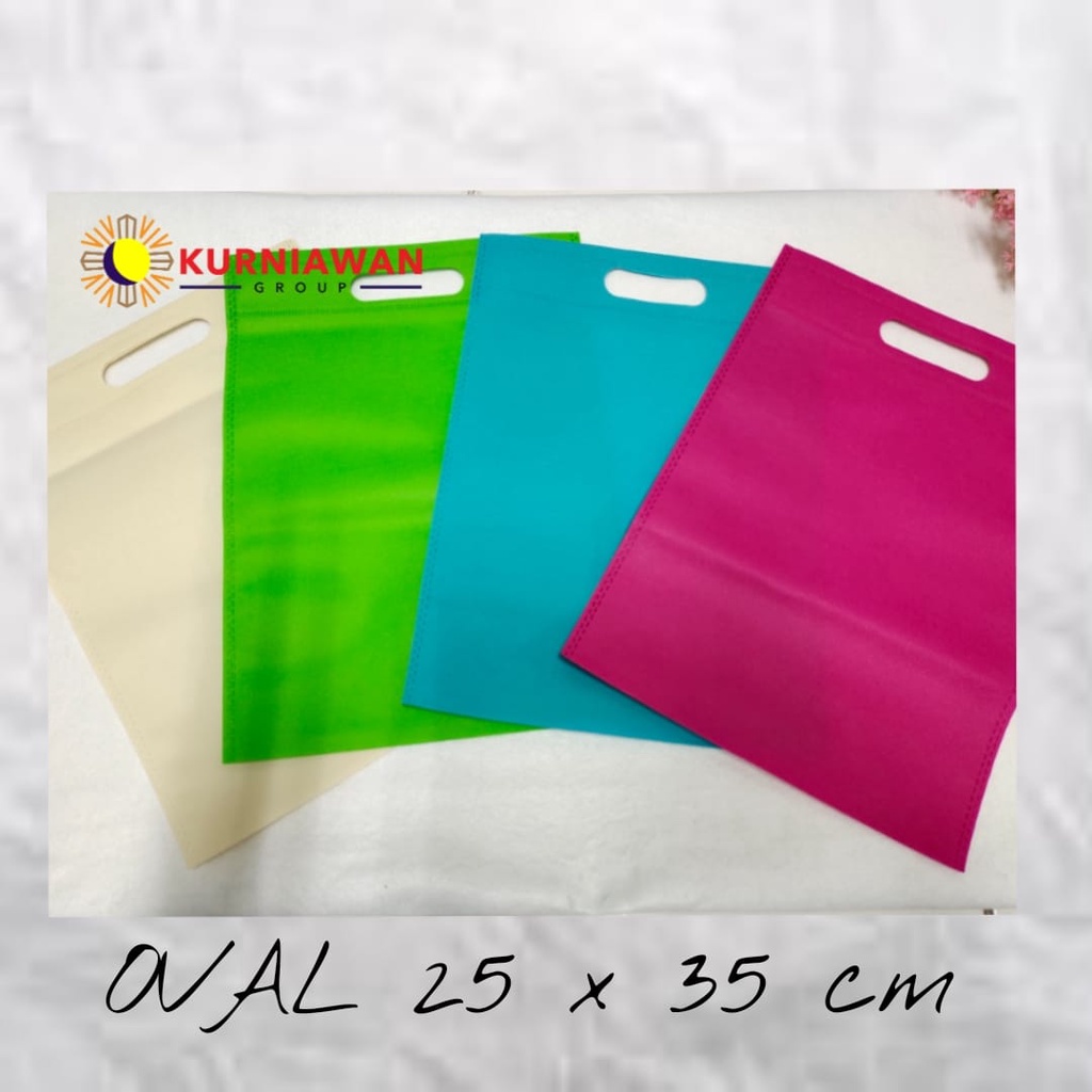 

Goodie Bag Tas Belanja Oval 25x35 Spunbond Tote Bag Souvenir Weding Hajatan Perkodi ( 20 Pcs )