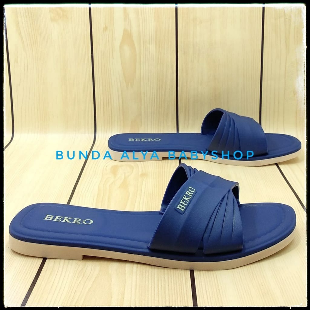 Sandal Flat Wanita Casual Sendal Jelly Slip Polos - Sandal Wanita Slop Polos Warna Navy Ukuran 37 Sampai 40 - Sandal Dewasa Flip Flop Anti Slip - Sandal Casual