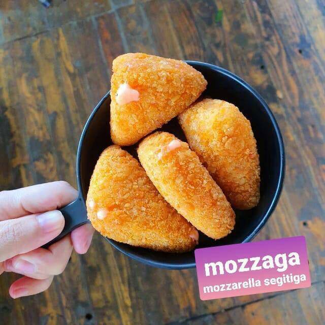 

Mozzarella goreng segitiga mozzaga mozreng mozarela coklat original isi 6