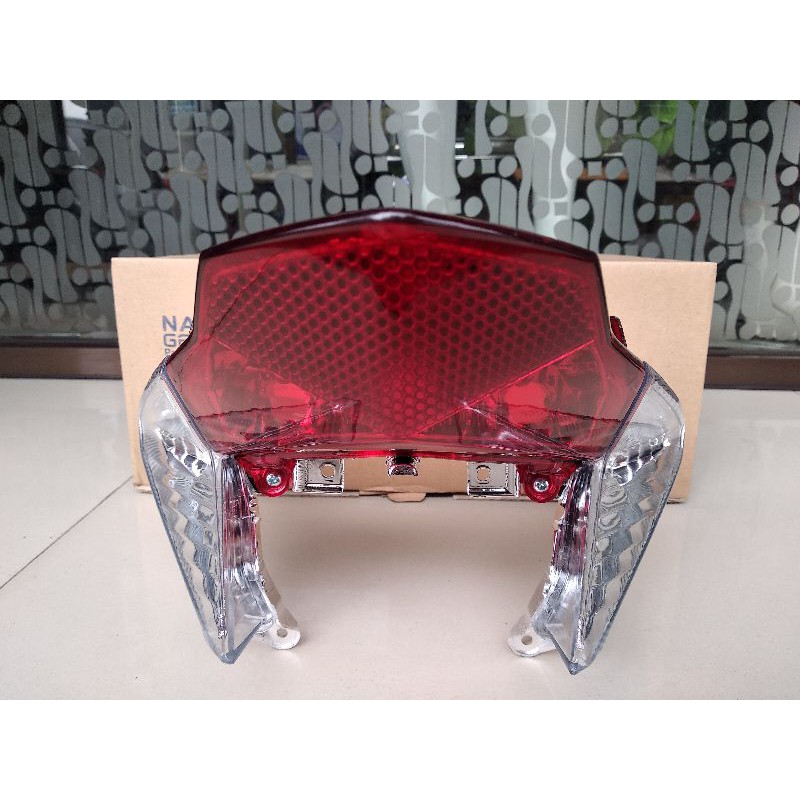 Lampu stop belakang set Vario techno 125 old assy