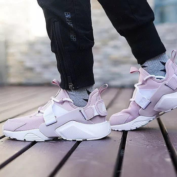 nike huarache city low particle rose