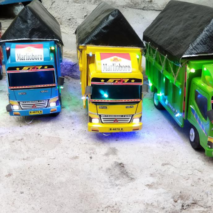 mainan mobil Truk Kayu / miniatur truk kayu - Tanpa Lampu