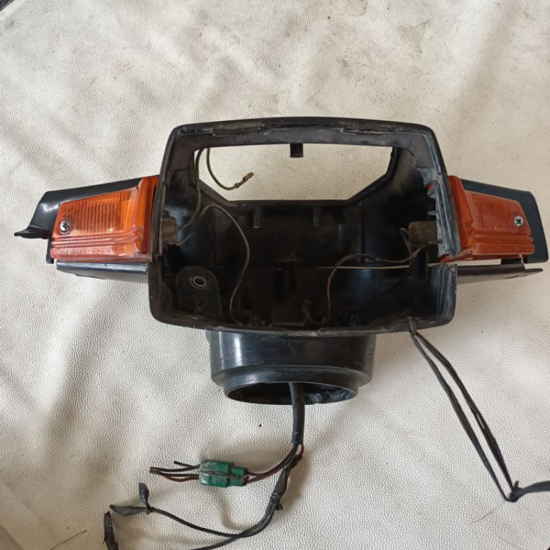 Batok kepala lampu depan set Suzuki Rc 100 Rc Bravo rc100 rcbravo original