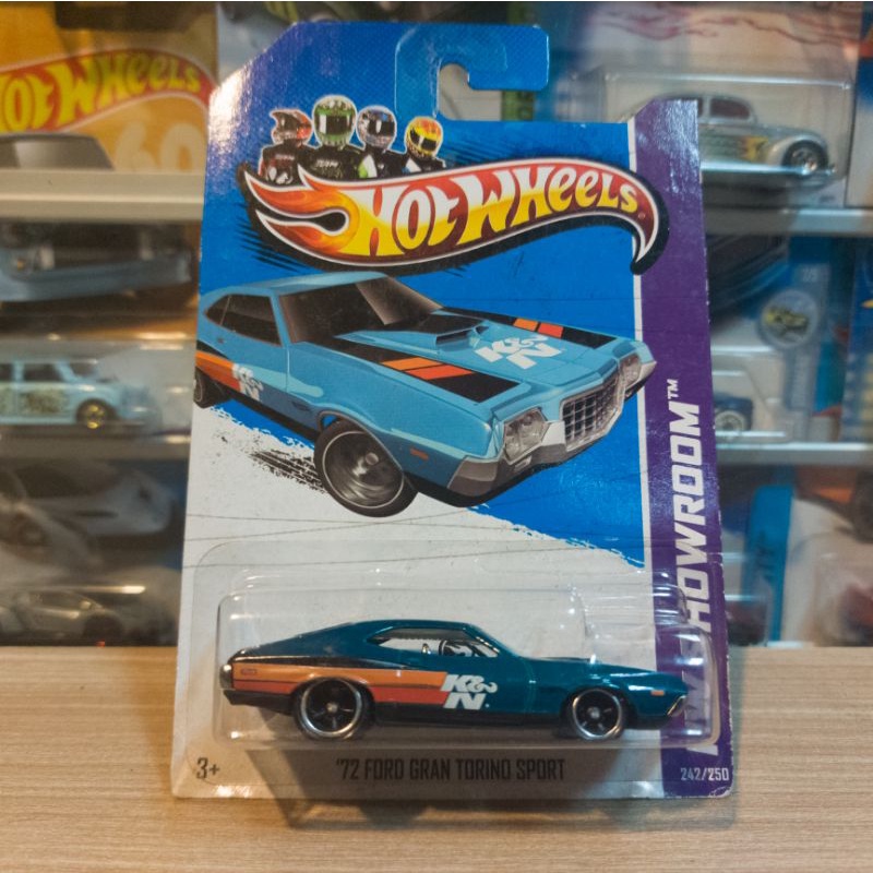 HOT WHEELS 72 FORD GRAN TORINO SPORT - SUPER TREASURE HUNT - THS - STH