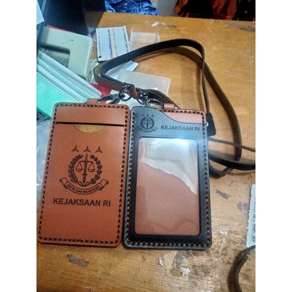 

Nametag id card Holder Kejaksaan Asli Kulit warna Terbaru