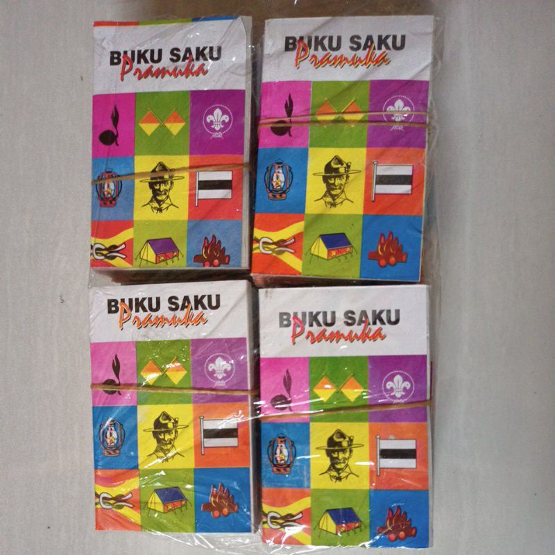 buku saku Pramuka 100 biji background warna coklat dan warna putih terbaru