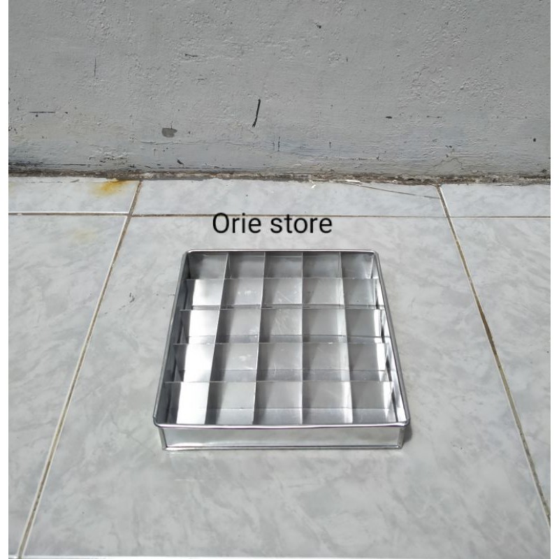 

Loyang brownies sekat 20x20 cm bahan tebal