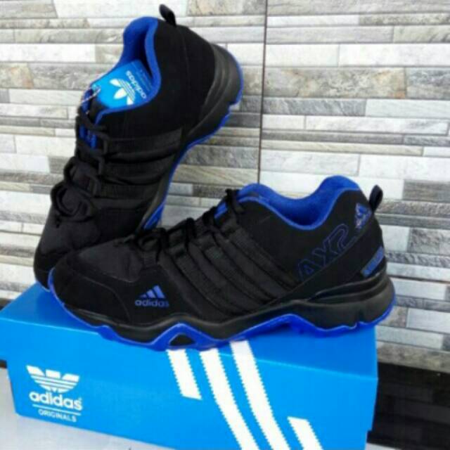 Sepatu Adidas AX2