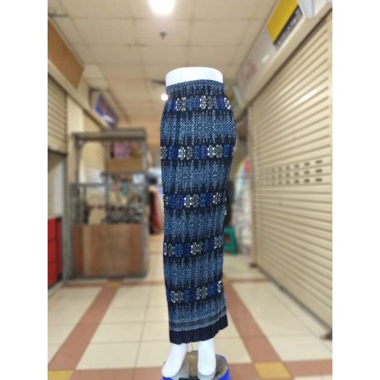 Rok Plisket Bawahan Kebaya, Motif Sepatu Navy