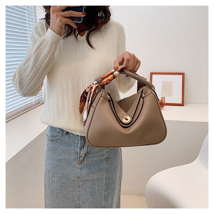 201951 Handbag Cewek Lindy Tas Selempang Wanita Import Lindi Slingbag Cewe Impor Sling Hand Bag Slempang (1 KG MUAT 3) LT2212 BQ3703 GT1984 EL5614