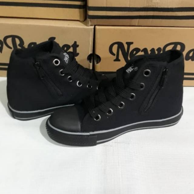 Sepatu sekolah hitam polos (sepatu pramuka) merk New basket original
